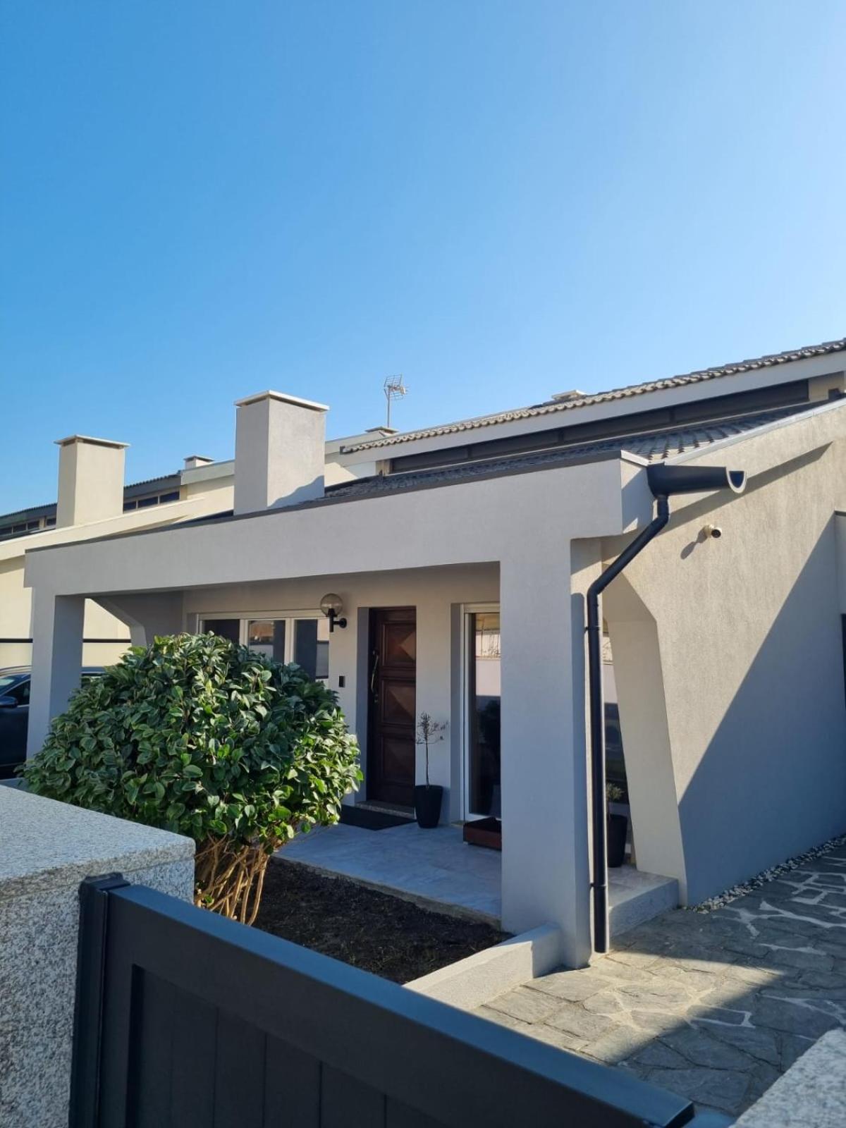 On The Way - Mindelo Beach/Guest House Экстерьер фото